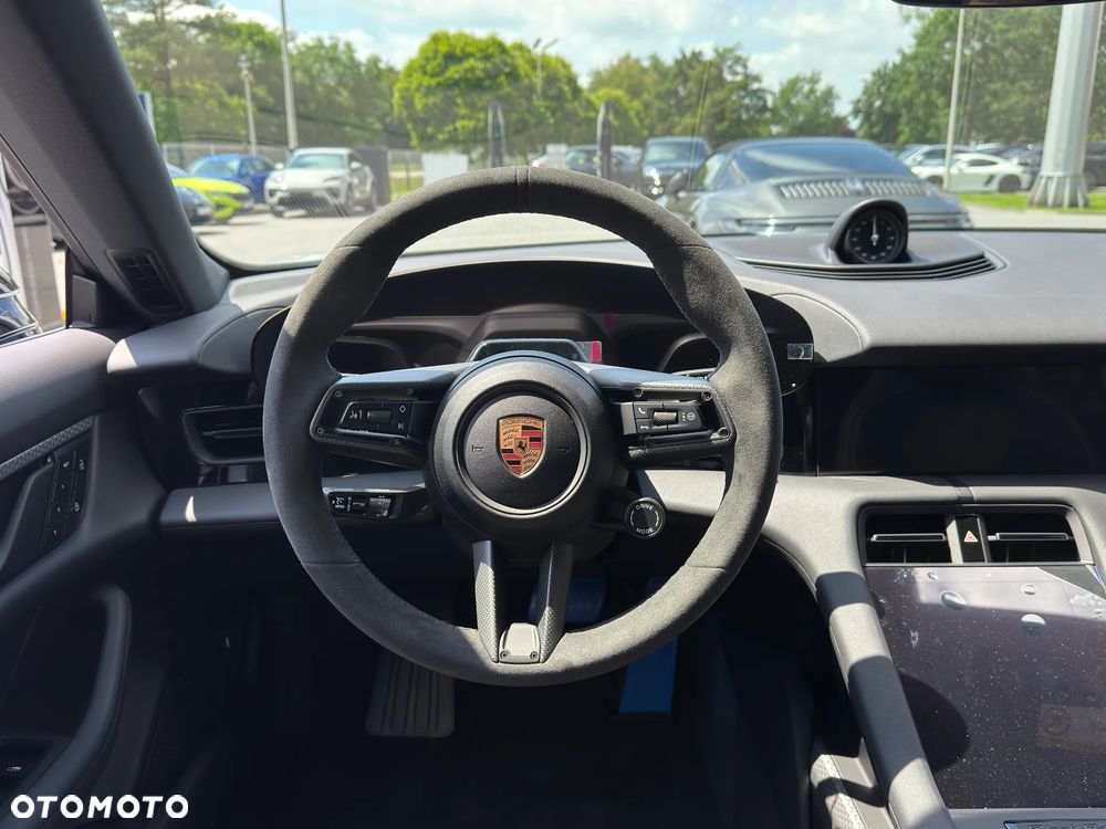 Porsche Taycan 105kWh 4 - 16