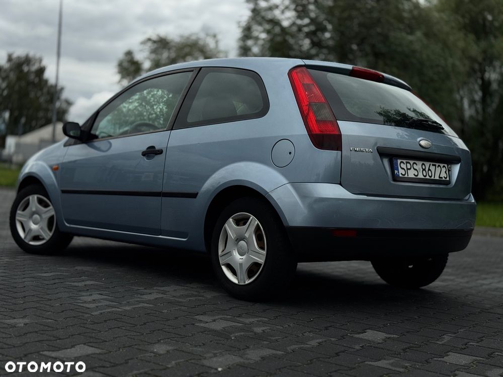 Ford Fiesta 1.3 Ambiente - 5