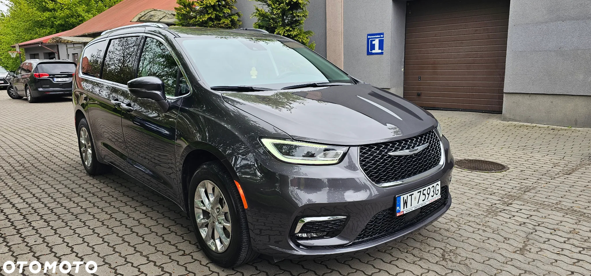 Chrysler Pacifica - 31
