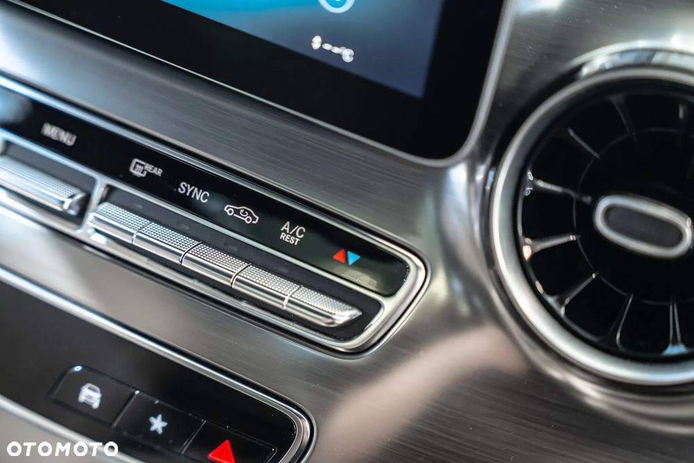 Mercedes-Benz Klasa V 300 d 4-Matic 9G-Tronic (ekstra d³) - 38