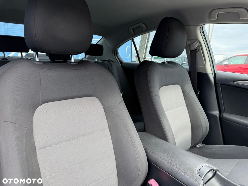 Toyota Avensis 1.6 D-4D Active - 16