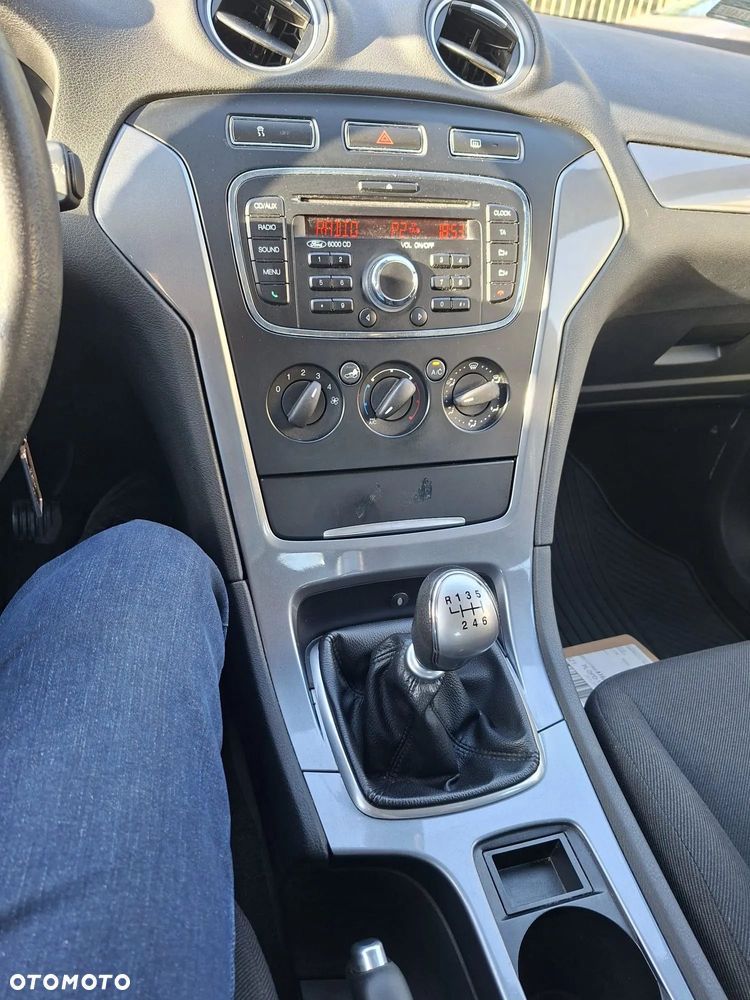 Ford Mondeo 1.6 T Ambiente - 4