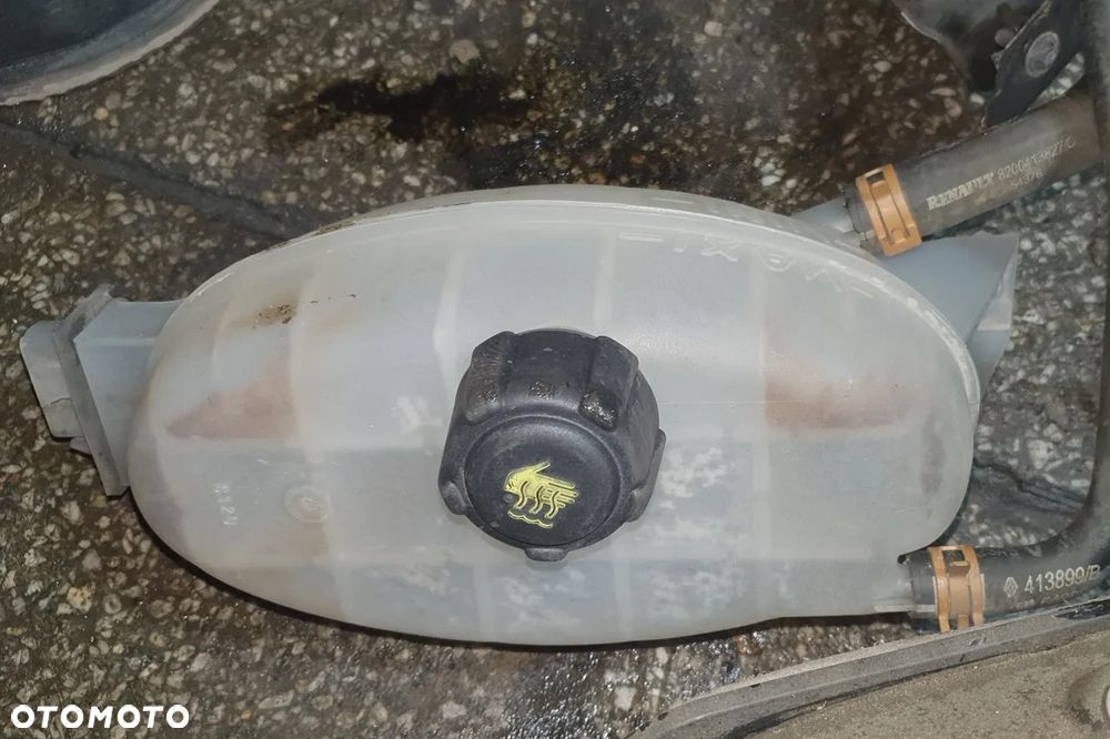 Renault Trafic II fl Vivaro zbiorniczek wyrównawczy