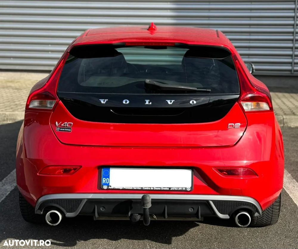 Volvo V40 D2 R-Design - 6