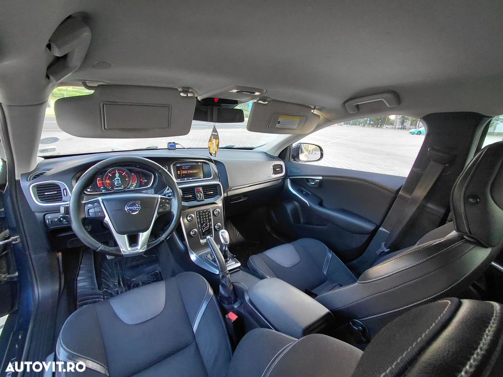 Volvo V40 D2 - 13