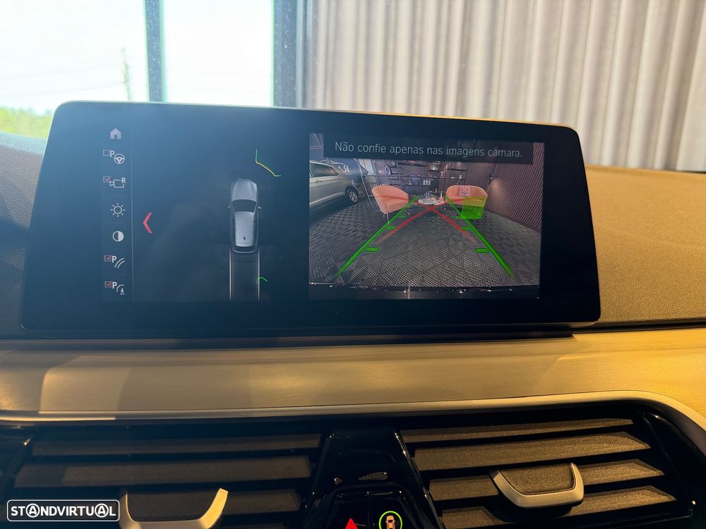 BMW 520 d Pack Desportivo M Auto - 37