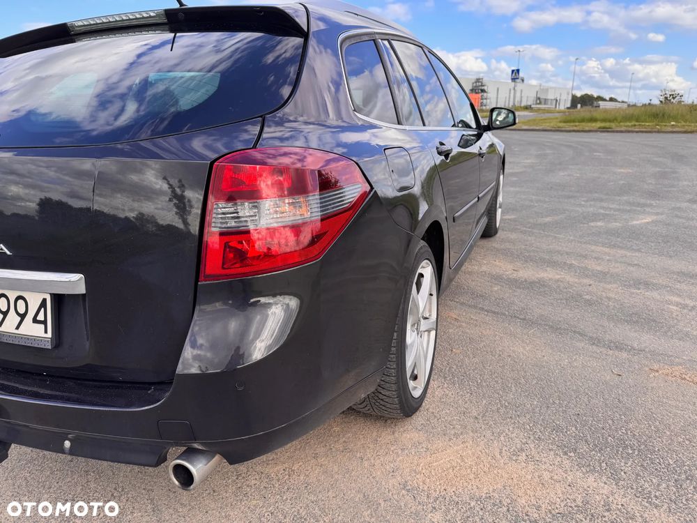 Renault Laguna dCi 150 FAP Start-Stop GT - 10