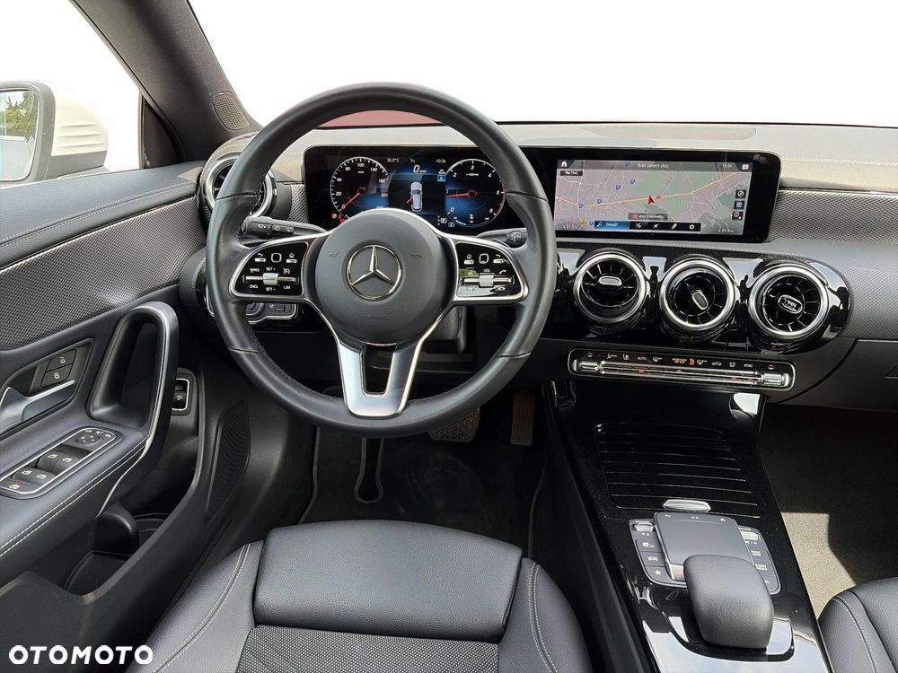 Mercedes-Benz CLA 180 d Progressive 8G-DCT - 16