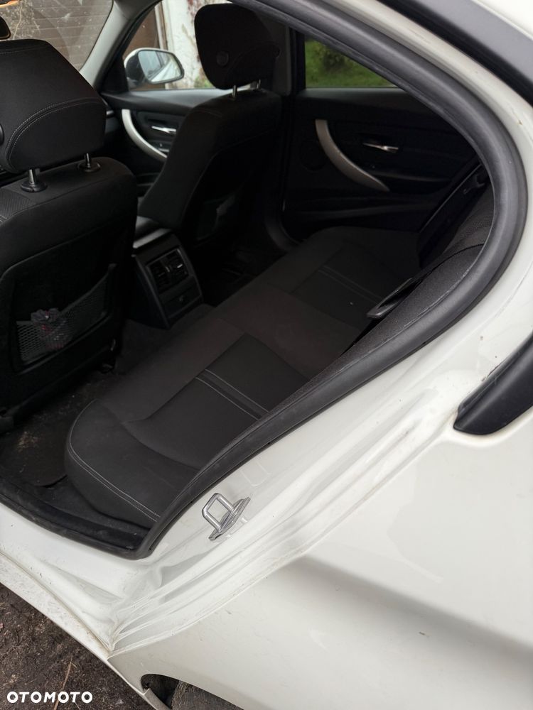 BMW Seria 3 318d - 6
