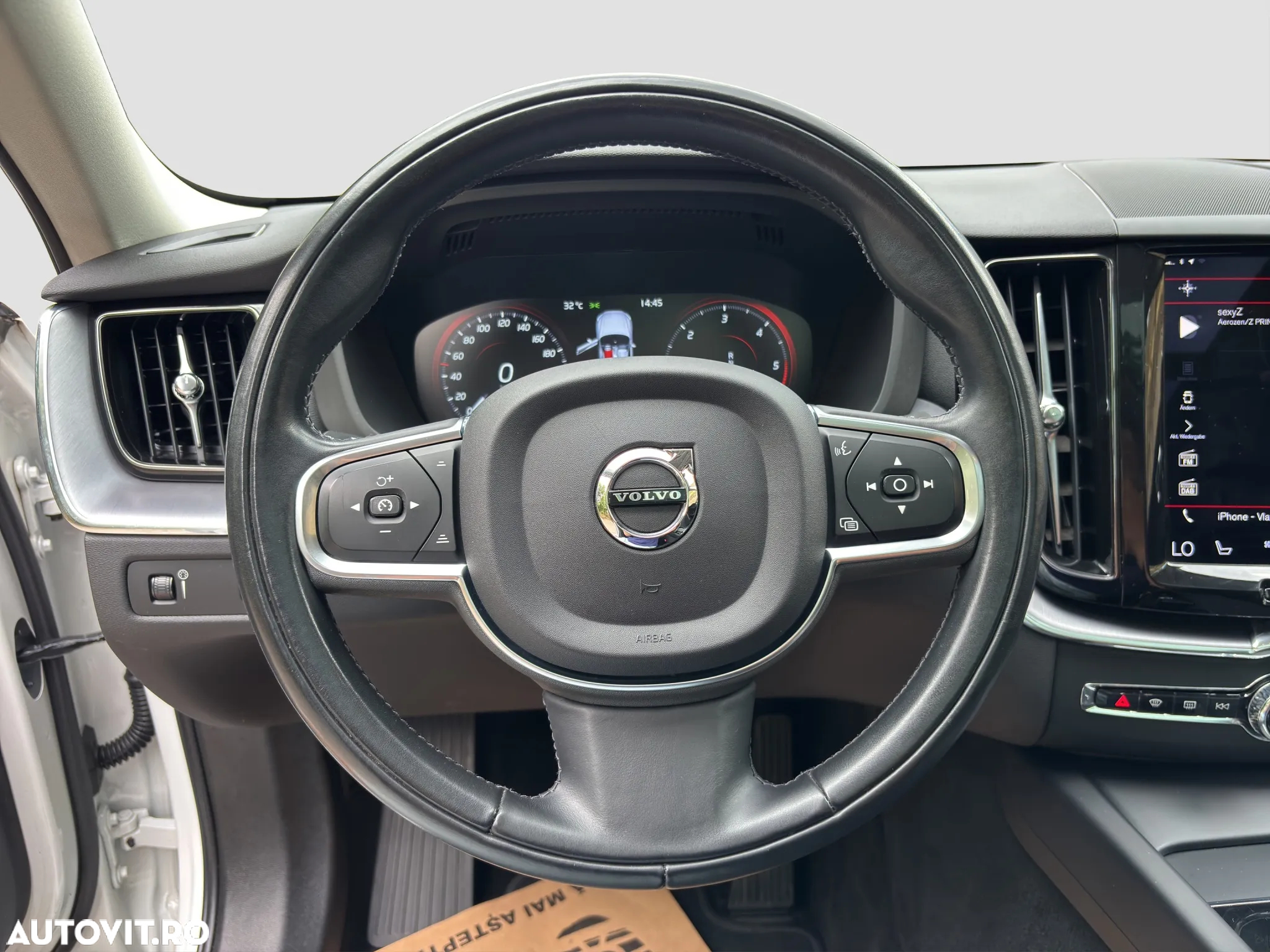 Volvo XC 60 B4 D Geartronic Momentum Pro - 8