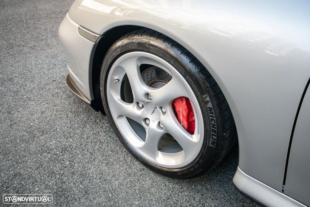Porsche 911 (996) Turbo - 4