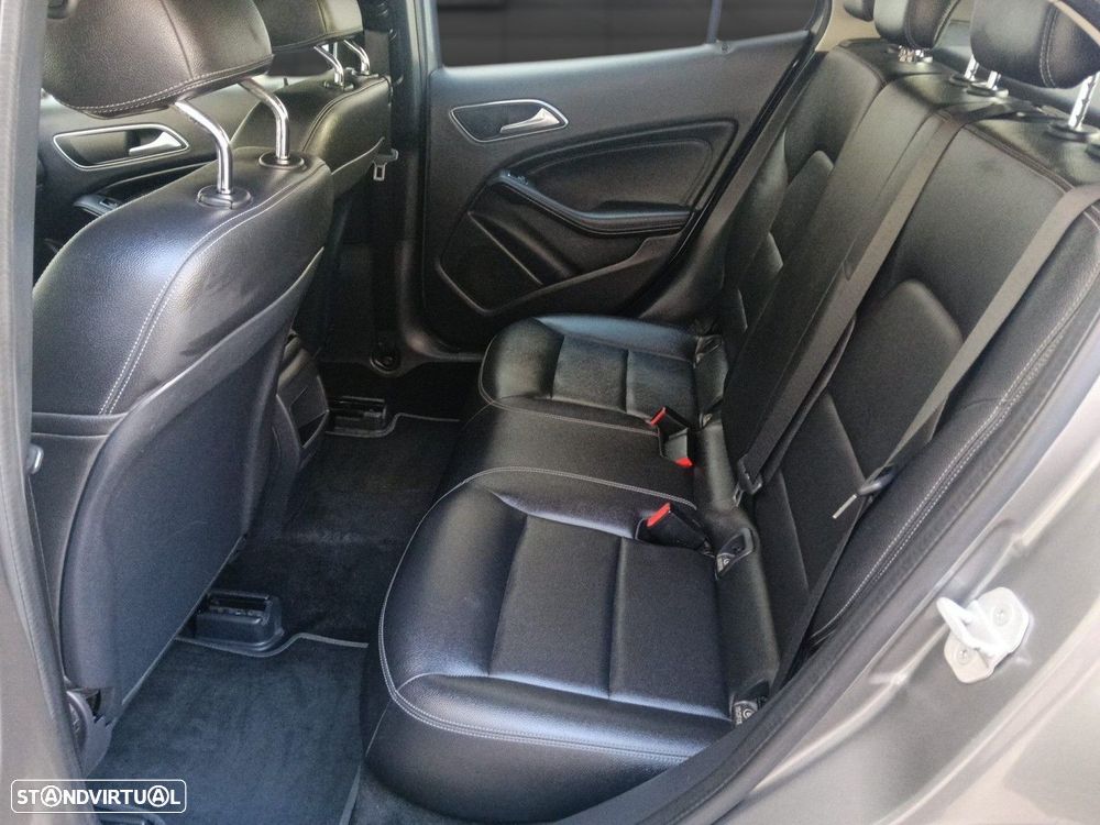 Mercedes-Benz GLA 250 4-Matic Style - 13