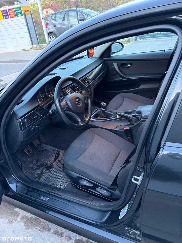 BMW Seria 3 318i - 9