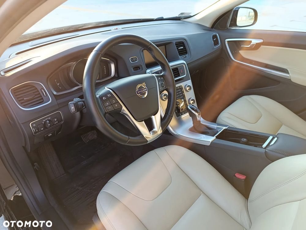 Volvo V60 Cross Country T5 AWD Summum - 6