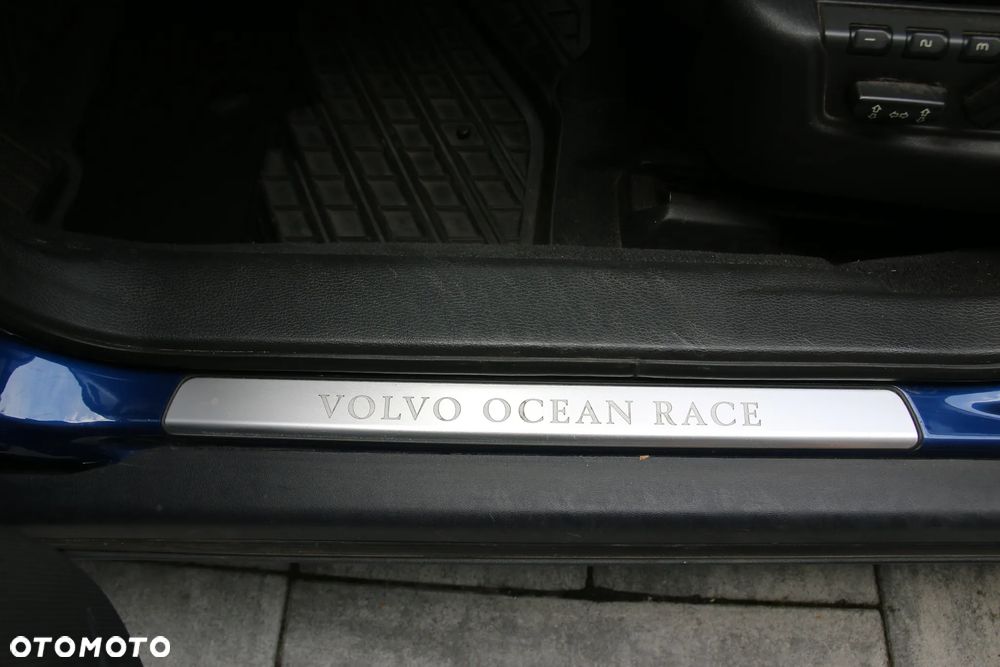 Volvo XC 70 2.4D5 AWD Ocean Race - 5