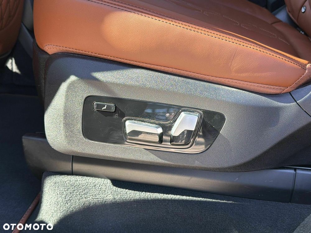 BMW X7 - 26