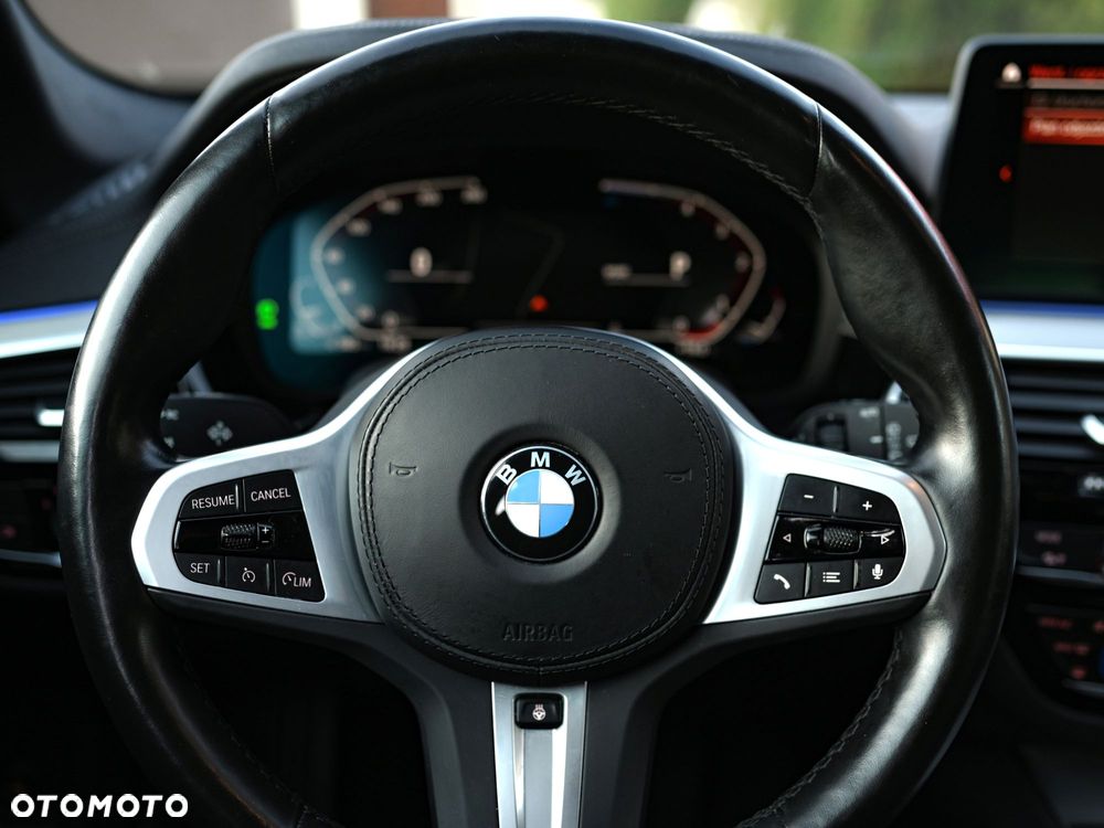 BMW Seria 5 520d M Sport Edition - 34