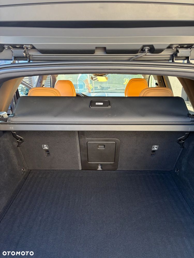 Volvo XC 60 B5 D AWD Ultimate Dark - 9