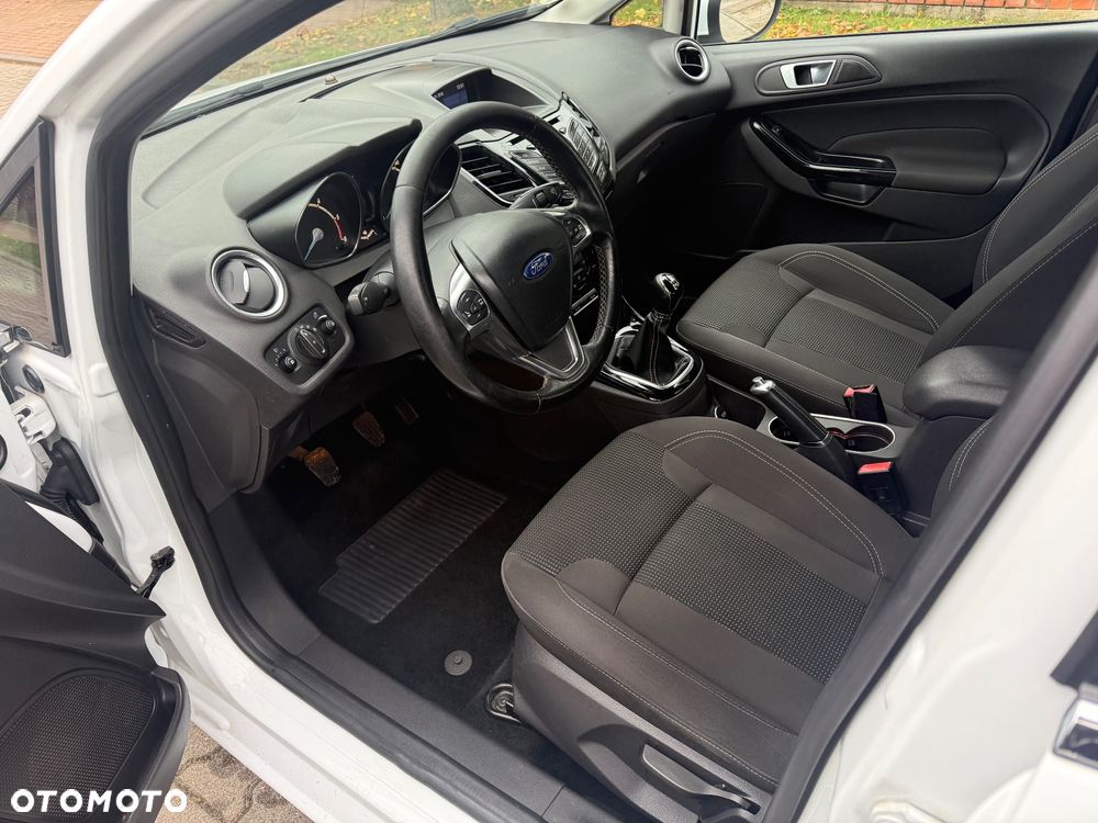 Ford Fiesta - 12