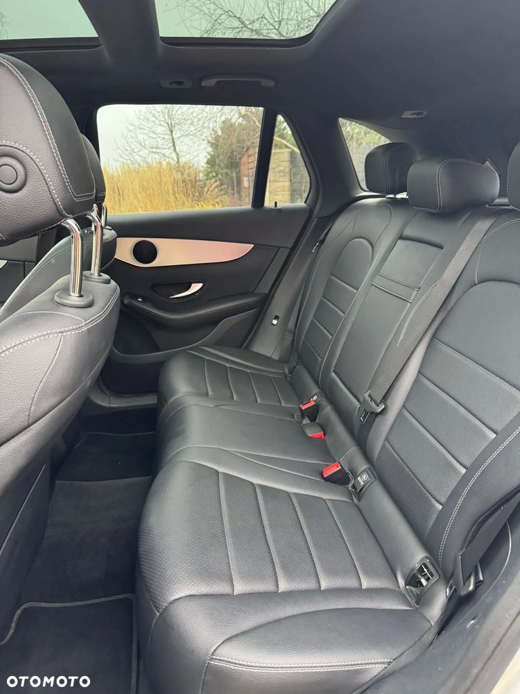 Mercedes-Benz GLC 300 4Matic 9G-TRONIC Exclusive - 18