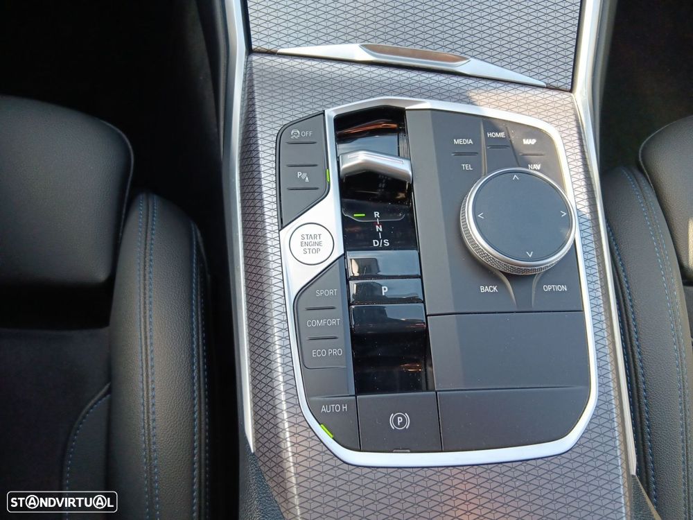 BMW 320 d Touring Pack Desportivo M Auto - 18