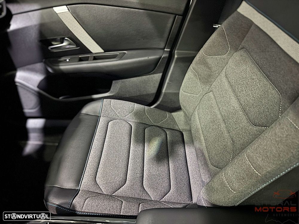 Citroën C4 1.2 PureTech Shine - 20