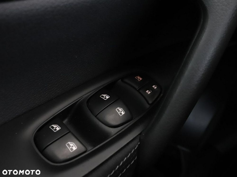 Nissan Qashqai 1.3 DIG-T N-Connecta EU6d - 36
