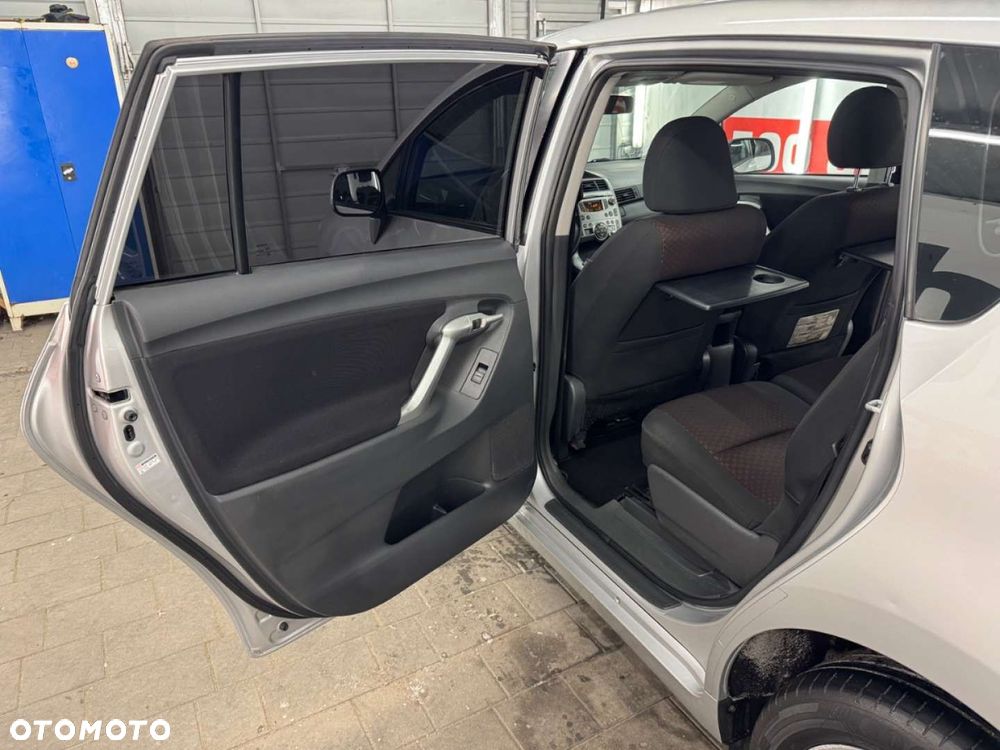 Toyota Verso - 31