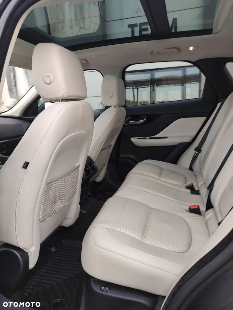 Jaguar F-Pace - 18