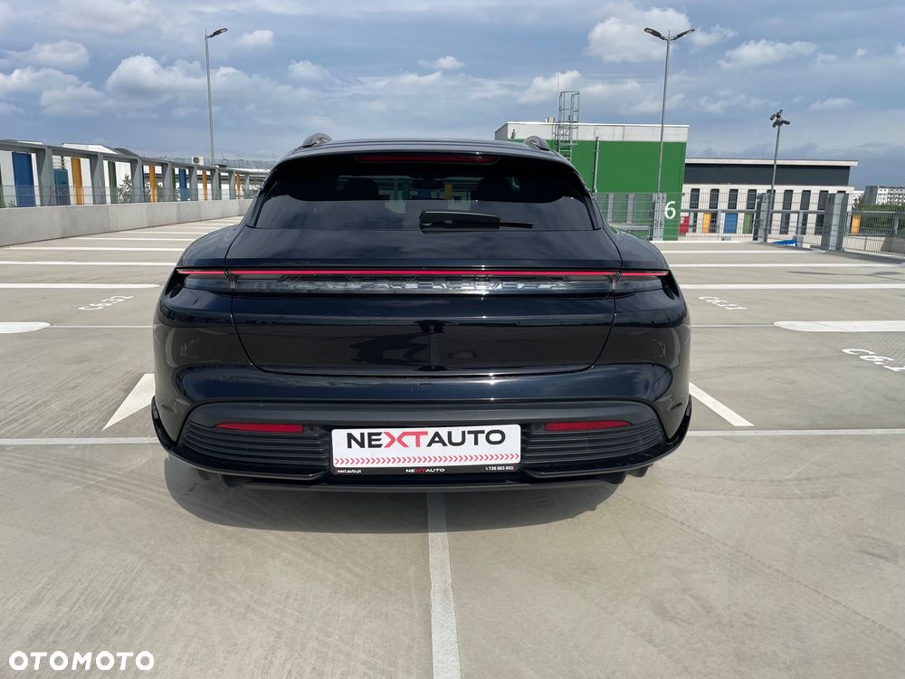 Porsche Taycan Turbo - 10