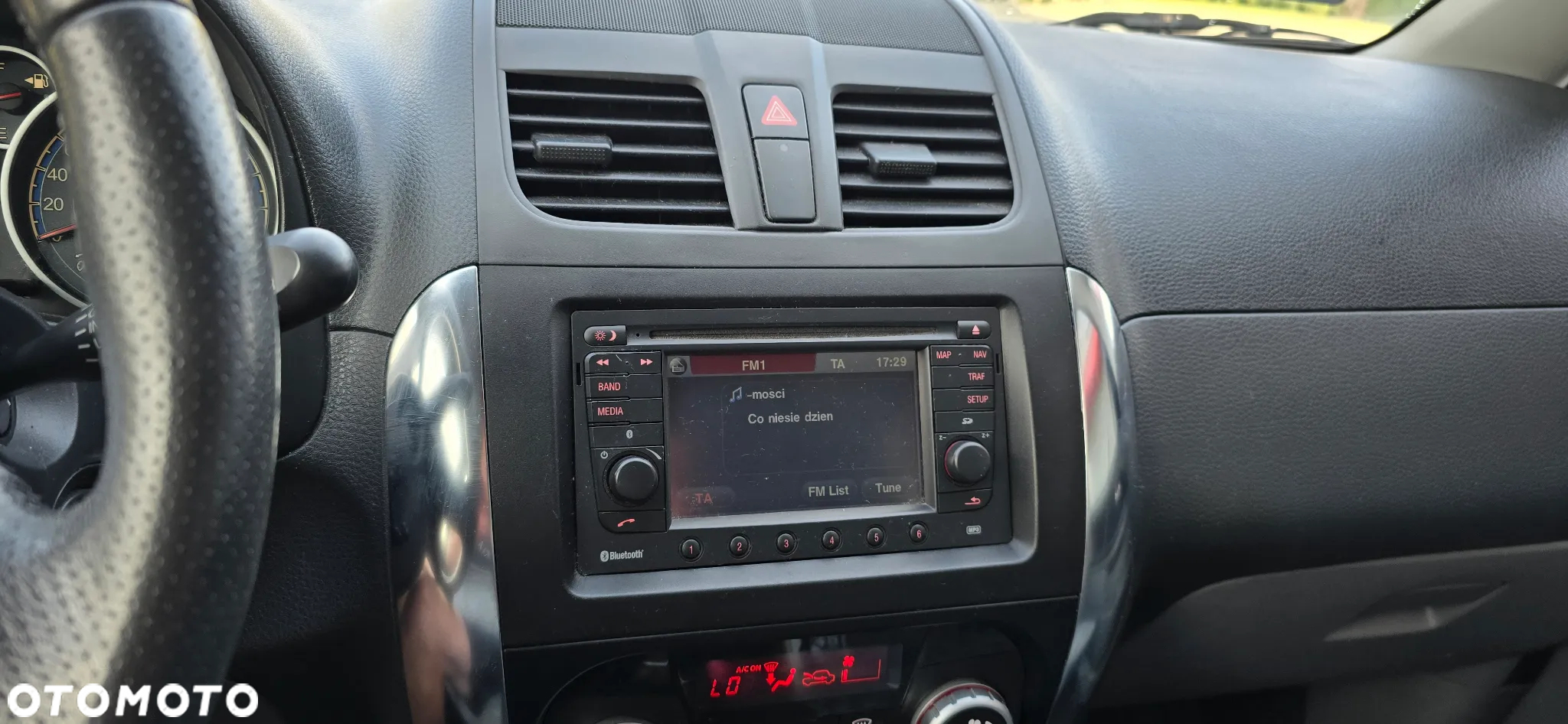 Suzuki SX4 1.6 Comfort 4WD - 33