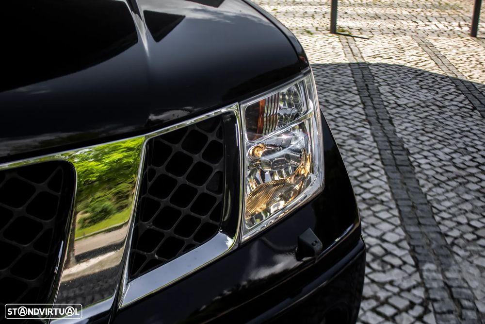 Nissan Navara 2.5 dCi CD SE AT 4WD - 8