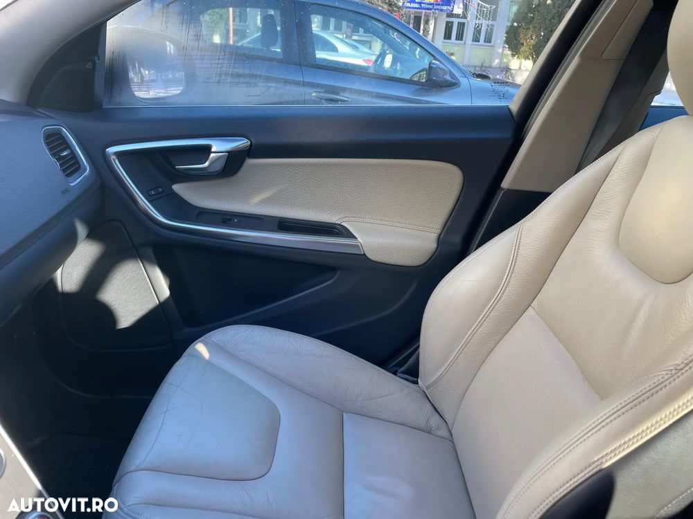 Volvo S60 D2 Powershift Momentum - 12