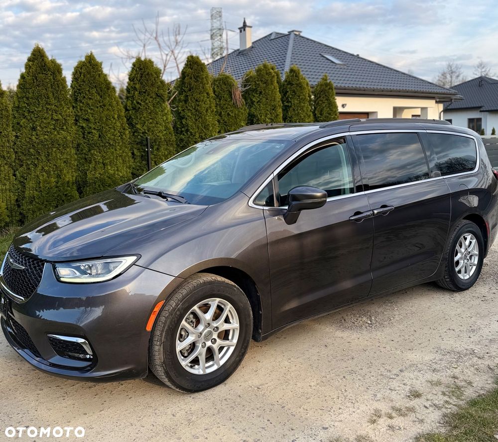 Chrysler Pacifica - 2