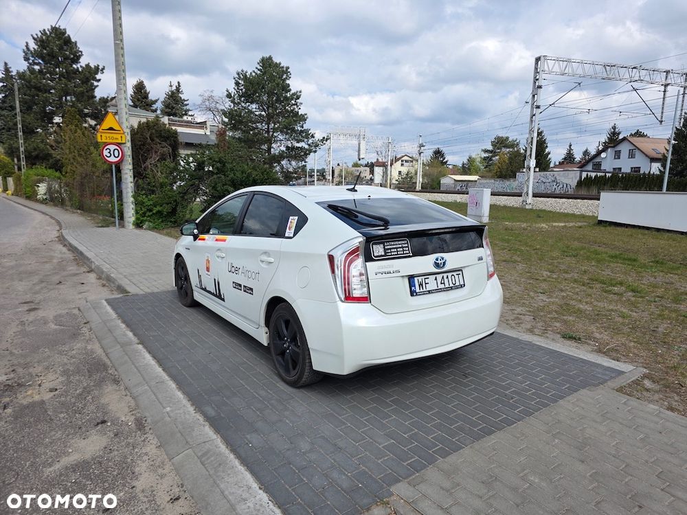 Toyota Prius 1.8 Hybrid Premium - 3