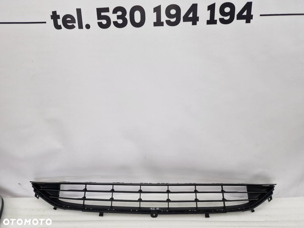 FORD FIESTA MK8 17- KRATKA ŚRODKOWA ZDERZAKA PRZEDNIEGO PRZÓD , NR H1BB-17K945-A1 , NR AUKCJI KR128 - 1