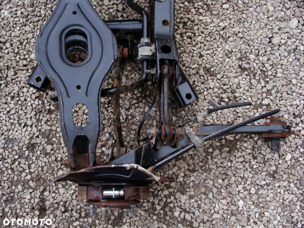 zawieszenie tylne mitshubishi outlander ii peugeot 4007 citroen c-crosser - 10