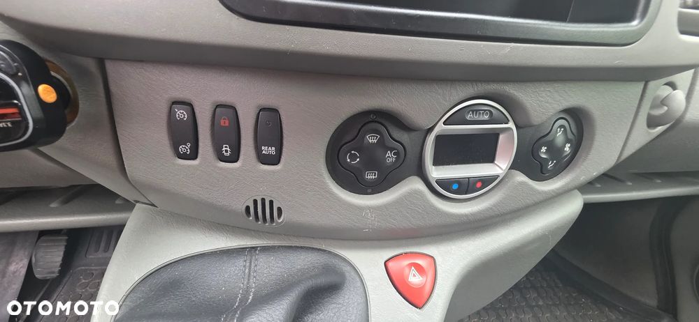 Renault Trafic Grand Passenger Privilège - 16