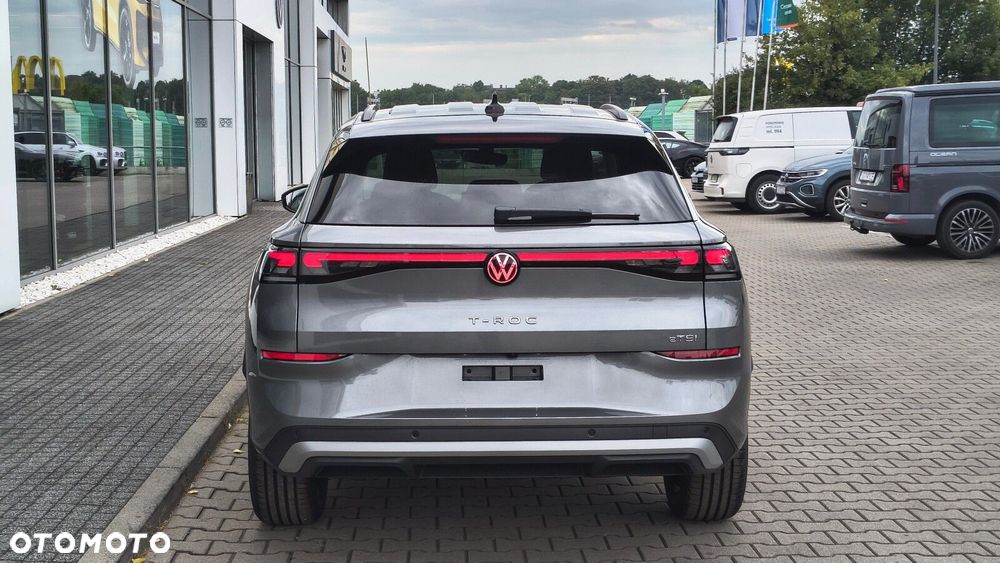 Volkswagen T-Roc - 8