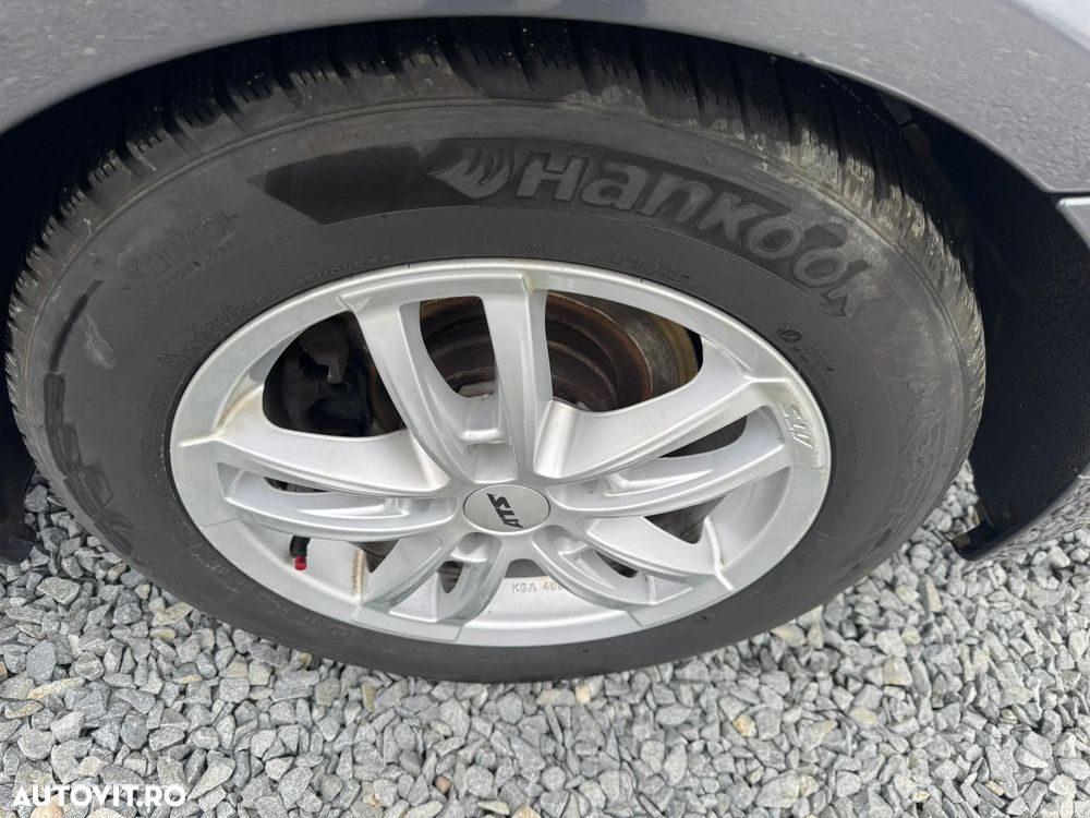 BMW Seria 3 320d DPF Touring Blue Performance Edition Fleet Sport - 6