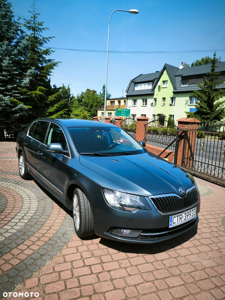 Skoda Superb 2.0 TDI 4x4 Elegance - 4