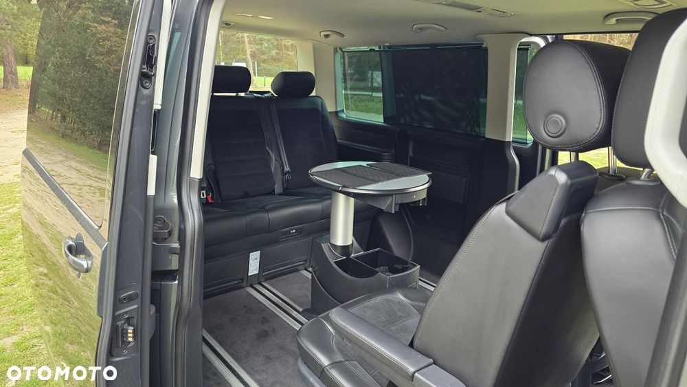 Volkswagen Multivan - 13