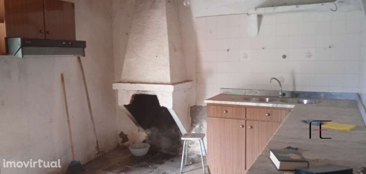 Moradia para Restaurar T4 Venda em Murça,Murça - Grande imagem: 2/11
