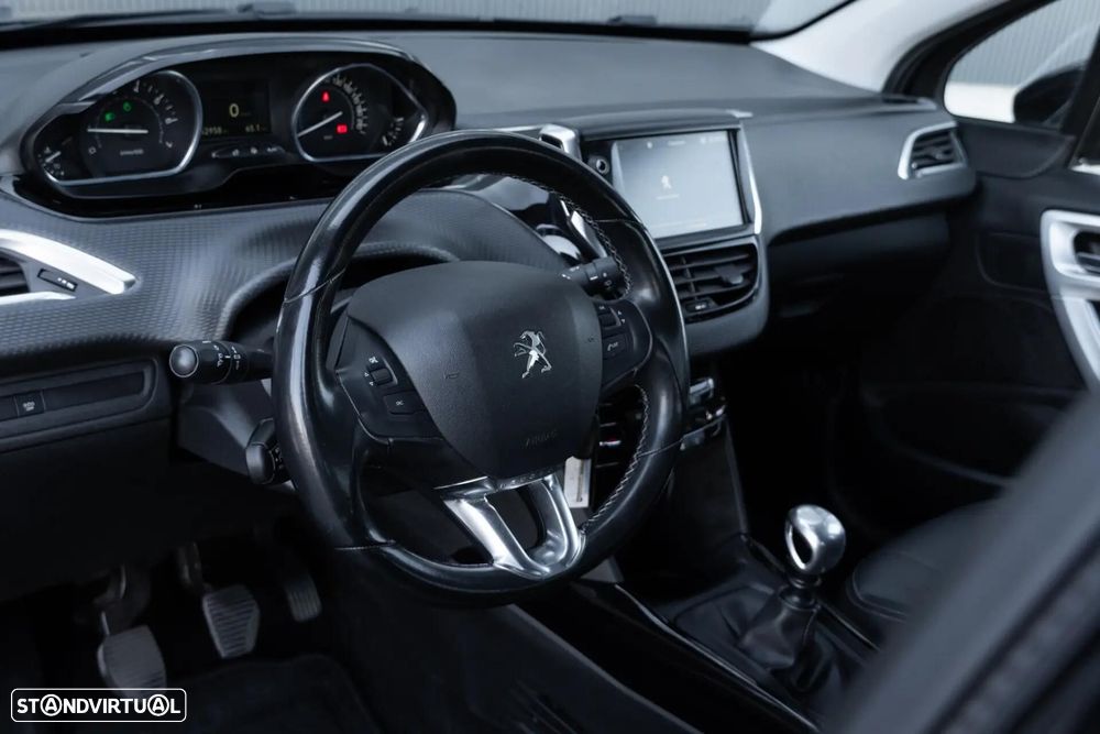 Peugeot 2008 1.2 PureTech Signature - 11