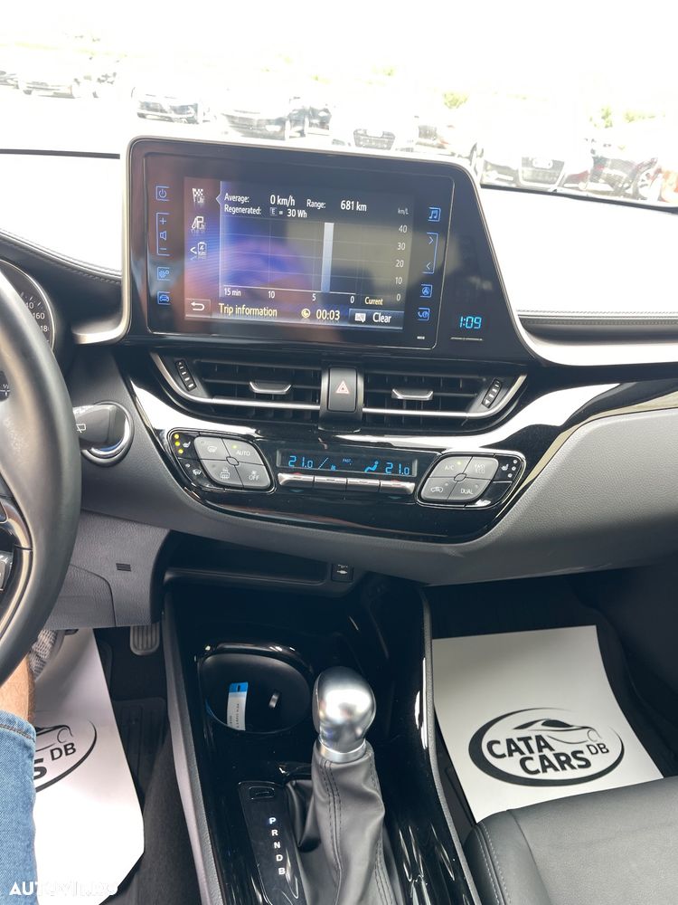 Toyota C-HR Hybrid Club - 35