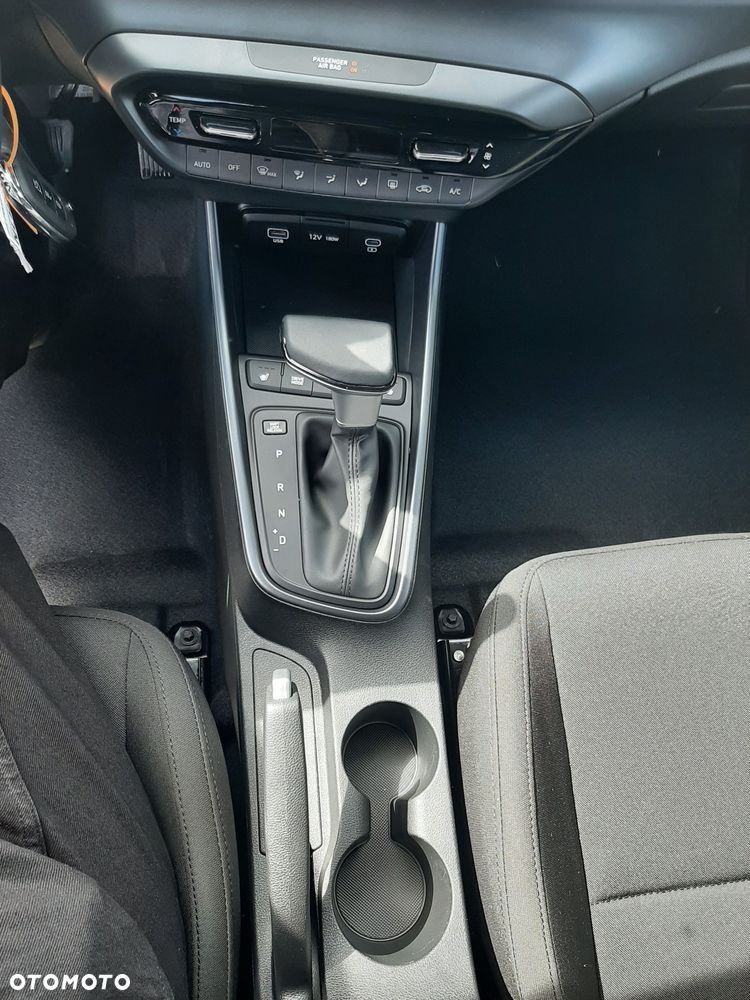 Hyundai i20 1.0 T-GDi Modern Black DCT - 13