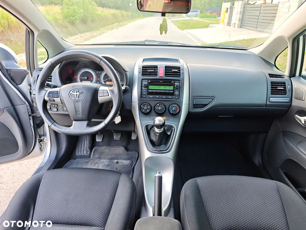 Toyota Auris 1.6 Valvematic Life - 14