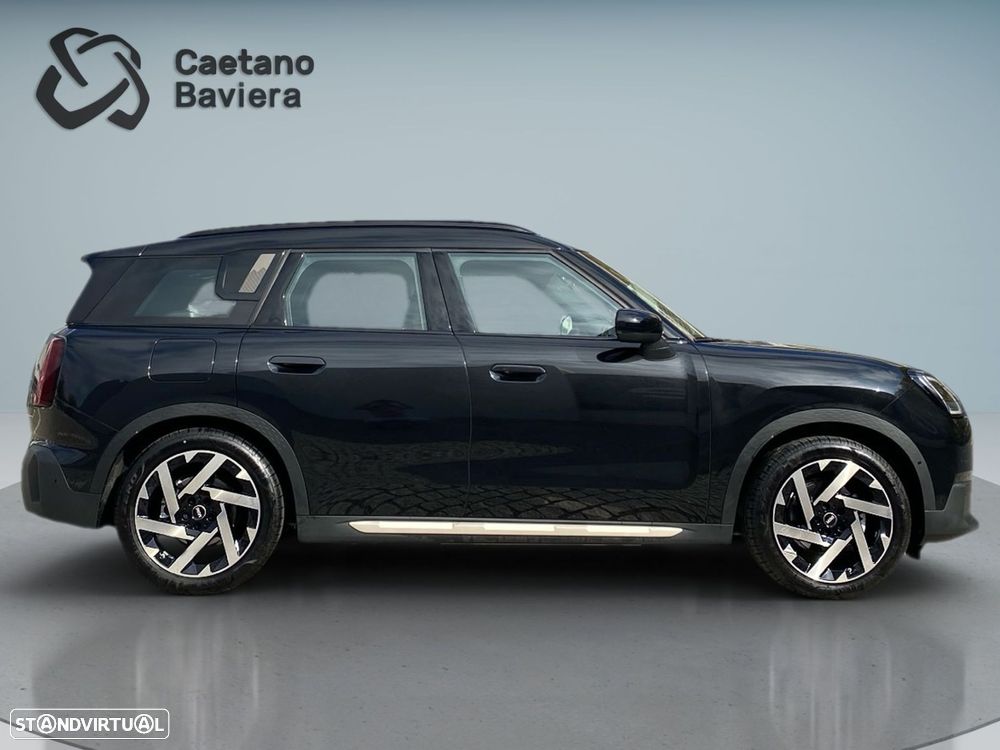 MINI Countryman E Favoured M - 24