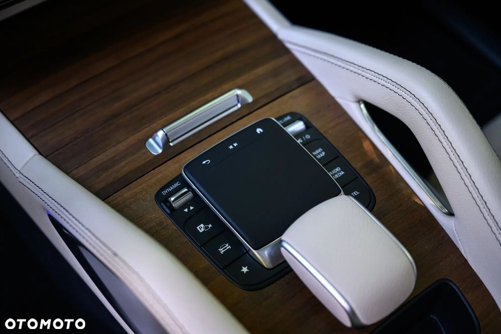 Mercedes-Benz GLE - 28