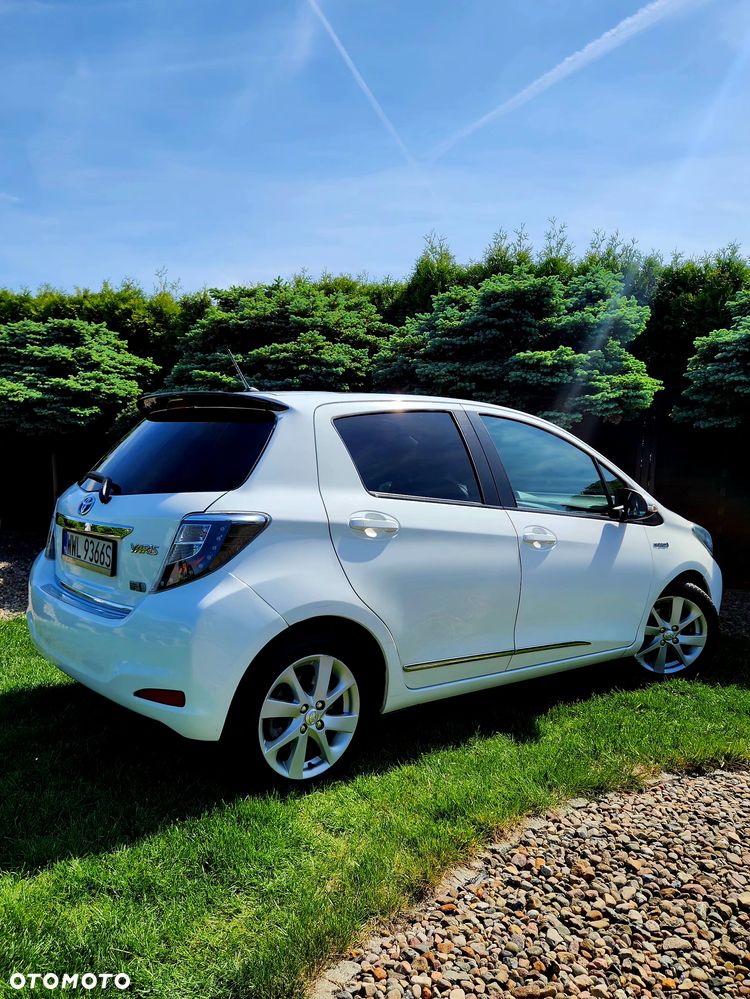 Toyota Yaris Hybrid 100 Premium - 9